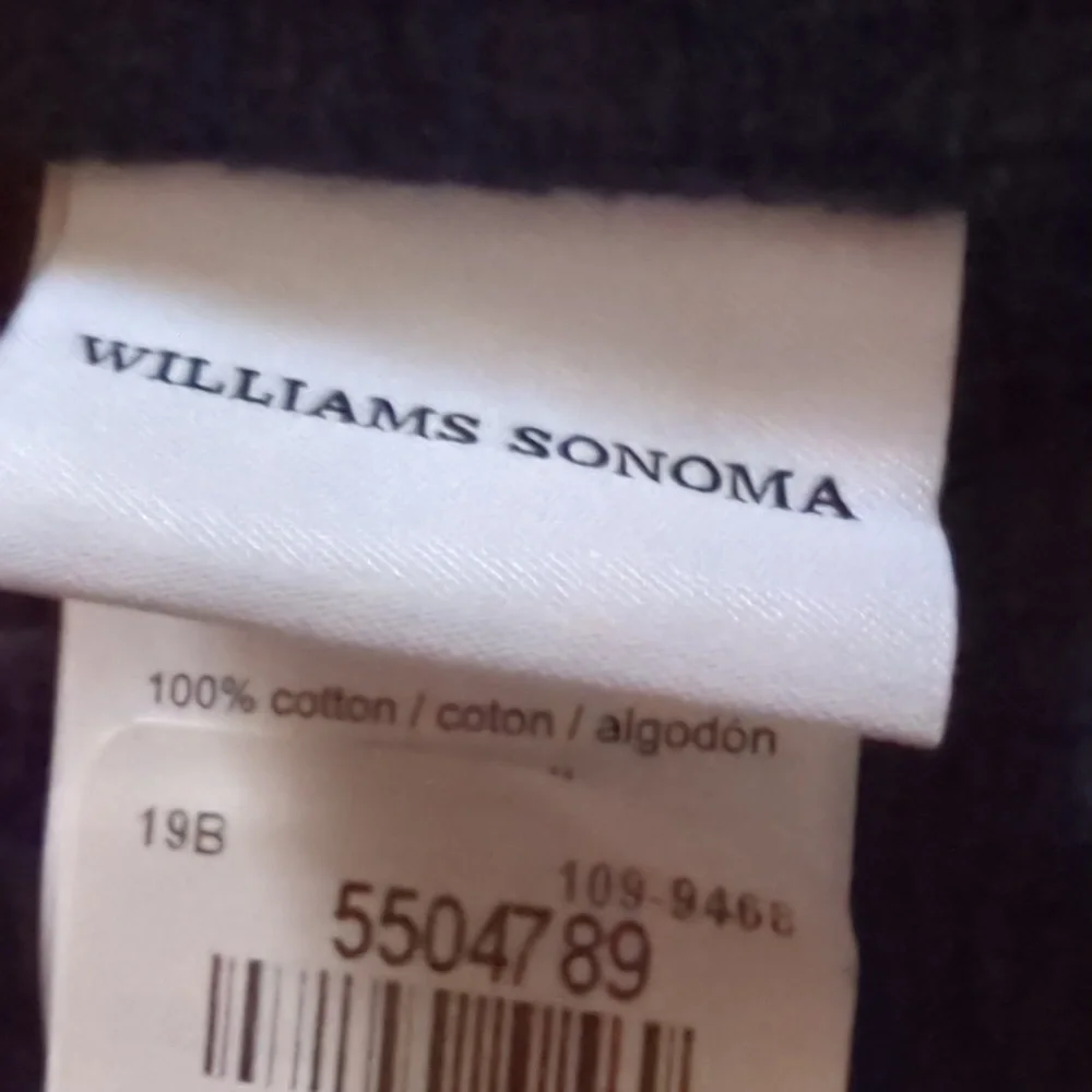 New Williams Sonoma Navy Blue Table Runner
